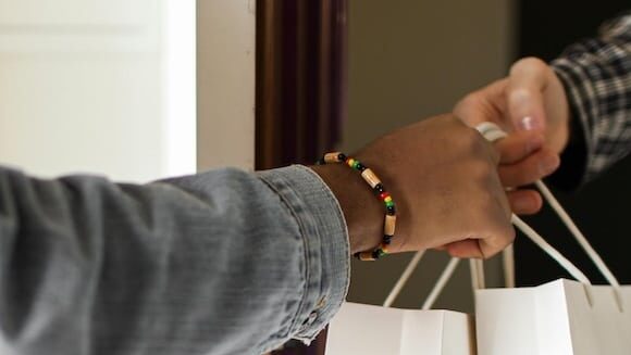 scambio di pacchetti acquistati su servizi di marketplace a lugano