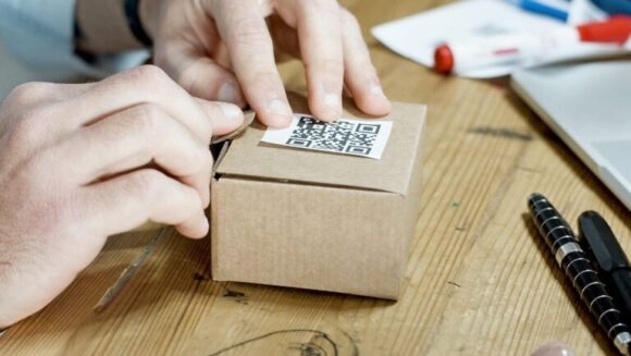 image of a qr code applied to a box by a company presenting digital marketing services in canton ticino